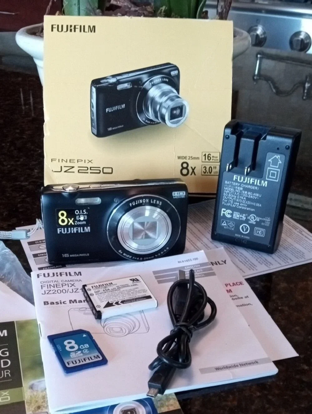 Fujifilm Black FinePix JZ250 Compact 8x Optical Zoom Camera with Case